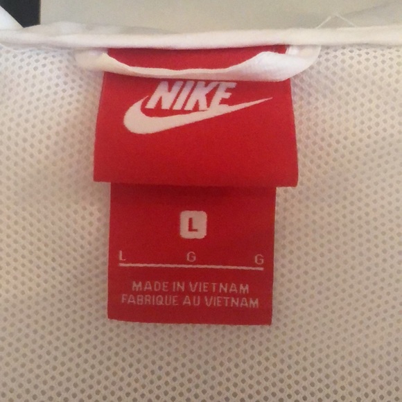 Nike Rain Jacket - Picture 3 of 4